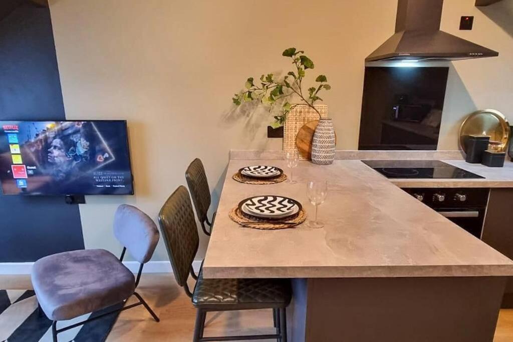 Super Stylish Apartment In Urmston Flat 3 Exterior photo